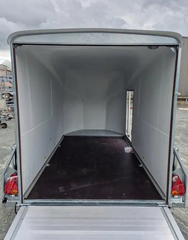 Debon Cargo 1300 Blauer Anhänger Pullman, gefederte Seitentür