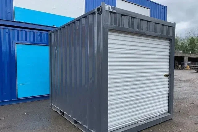10-Fuß-Seecontainer mit Rolltor - gebraucht